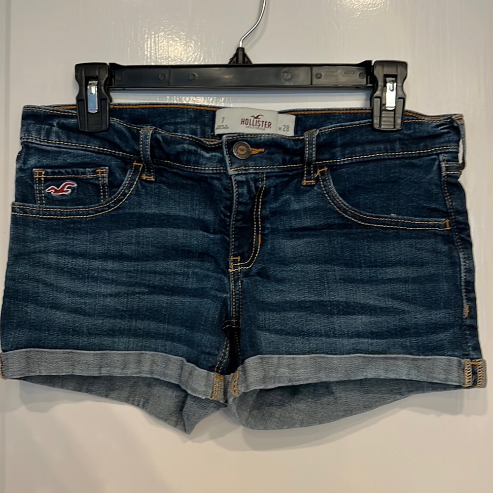 Hollister jean shorts 3” inseam, Sz 7, w28, dark wash, lo rise